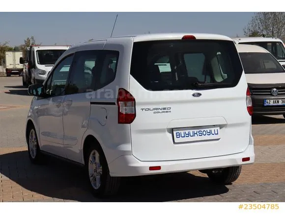Ford Tourneo Courier 1.5 TDCi Delux Image 3